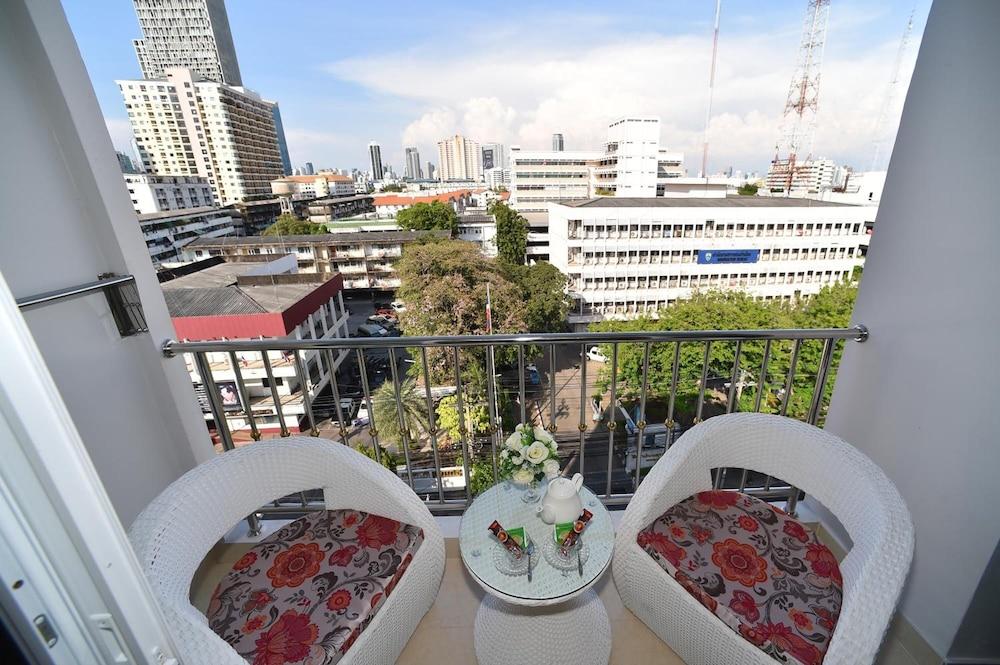 Parvena Hotel Bangkok Exterior foto